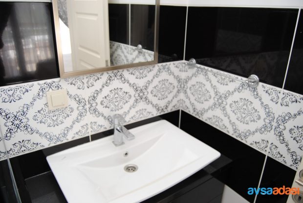 Efe suit apart avsa 17